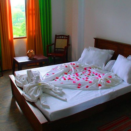Heaven Gates Holiday Resort Ampitiya Exterior photo